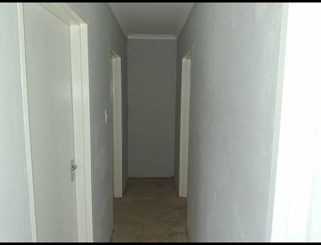 2 BEDROOM FREEHOLD FOR SALE IN DAWN PARK